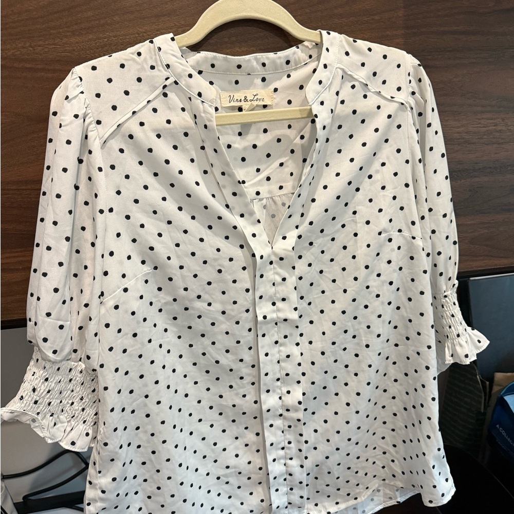 Vine & Love White Black Ruffled 3/4 Sleeve Blouse